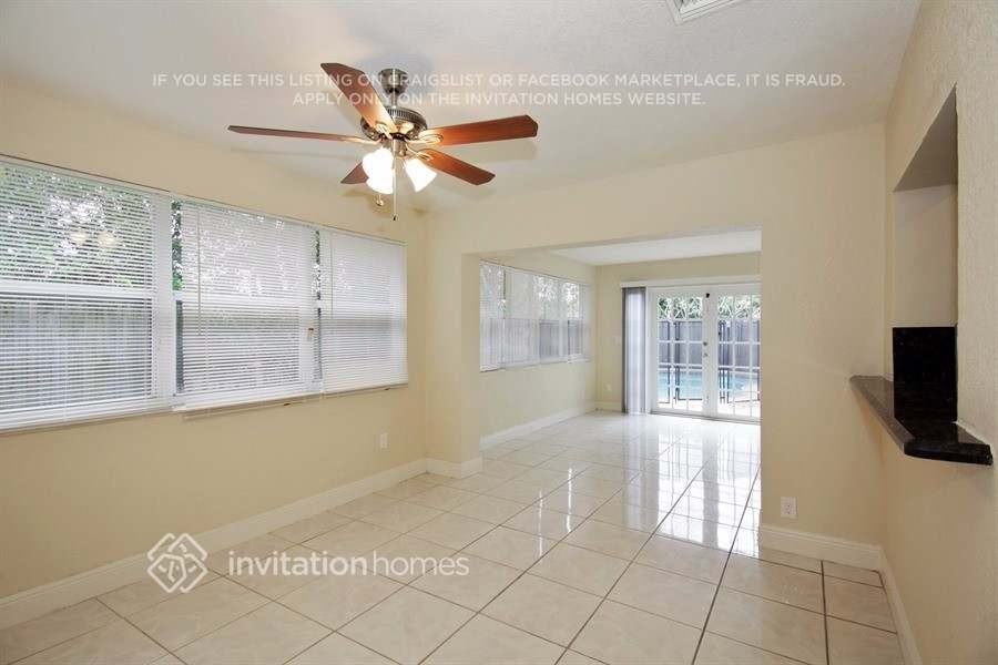 781 Sw 64th Ter - Photo 5 of 17