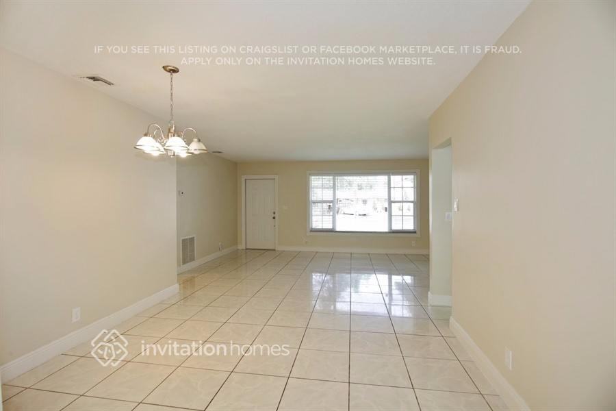 781 Sw 64th Ter - Photo 2 of 18