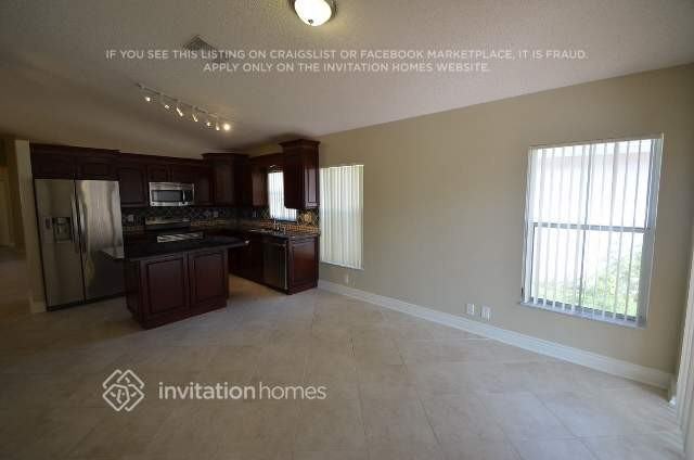 2051 Nw 188th Ave - Photo 7 of 16