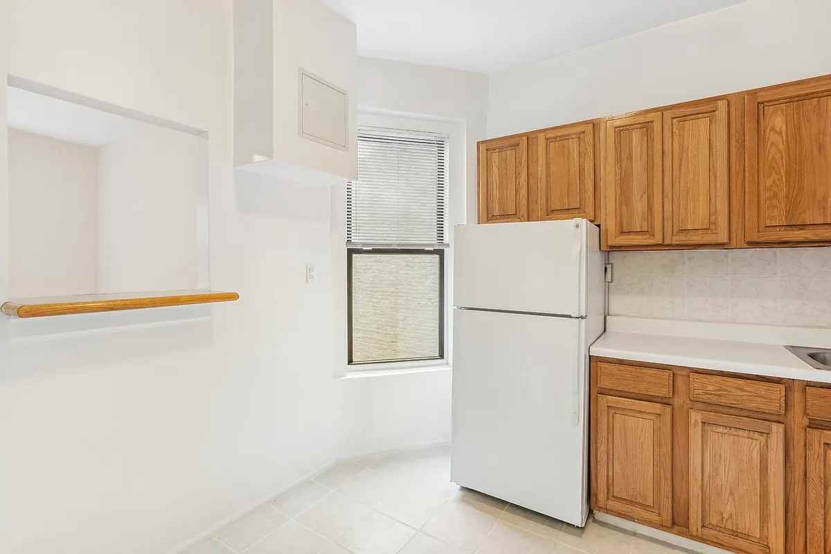 Broadway & W 151st St #6G - Photo 7 of 8