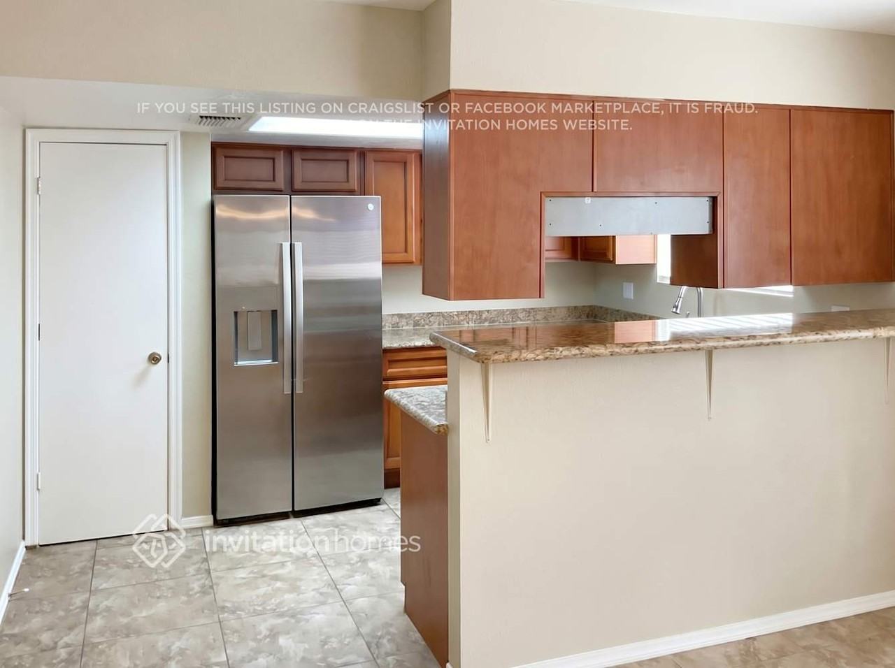 700 E Quail Ave - Photo 3 of 10