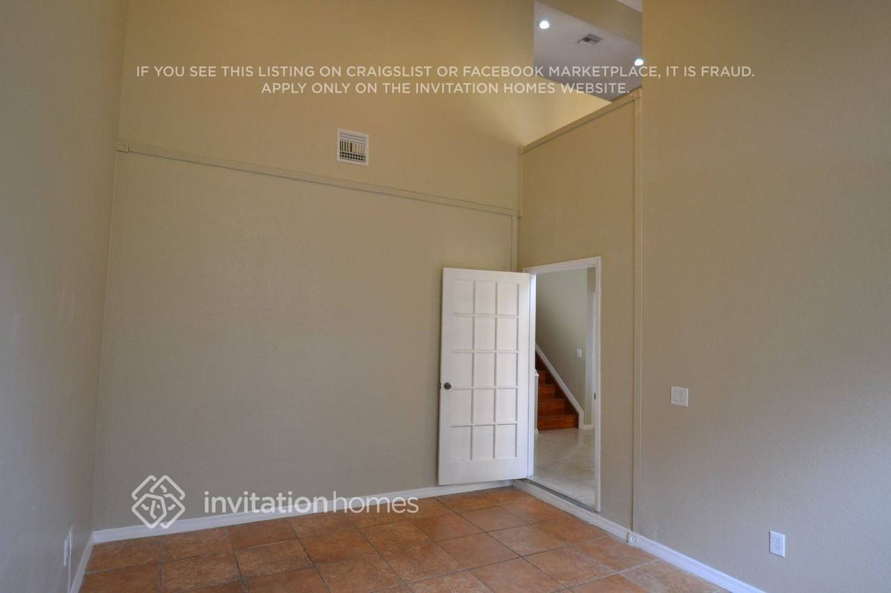11585 Gorham Dr - Photo 7 of 18