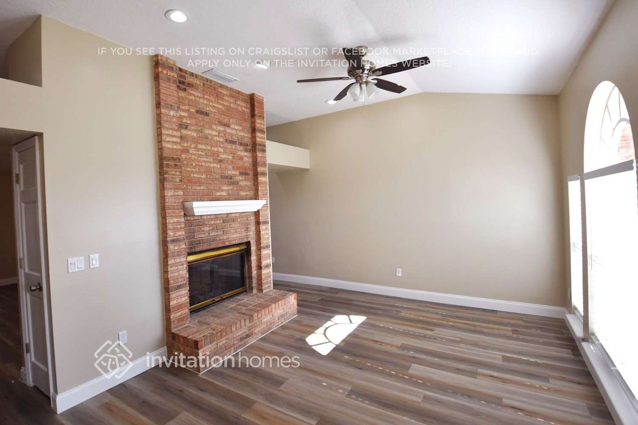 630 Moss Point Cove Ct - Photo 3 of 10