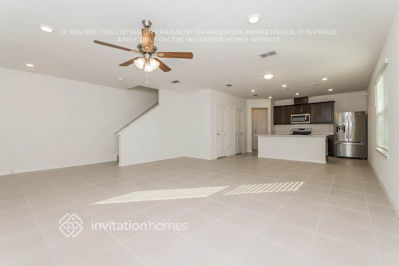 6249 Sunny Time Ave - Photo 5 of 17