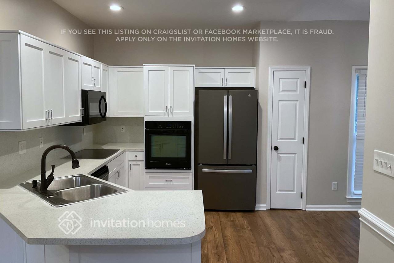 8701 Taybrook Dr - Photo 3 of 14