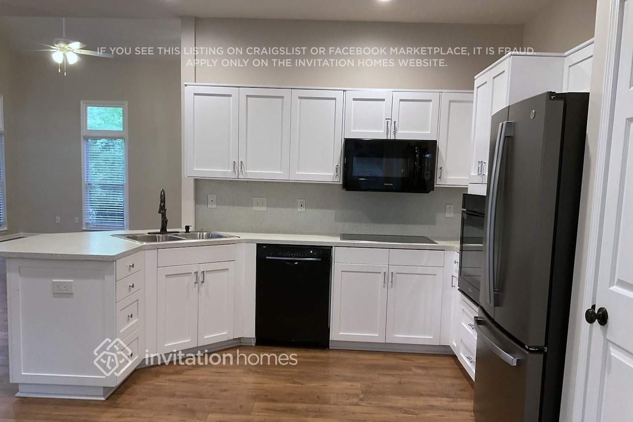 8701 Taybrook Dr - Photo 4 of 14