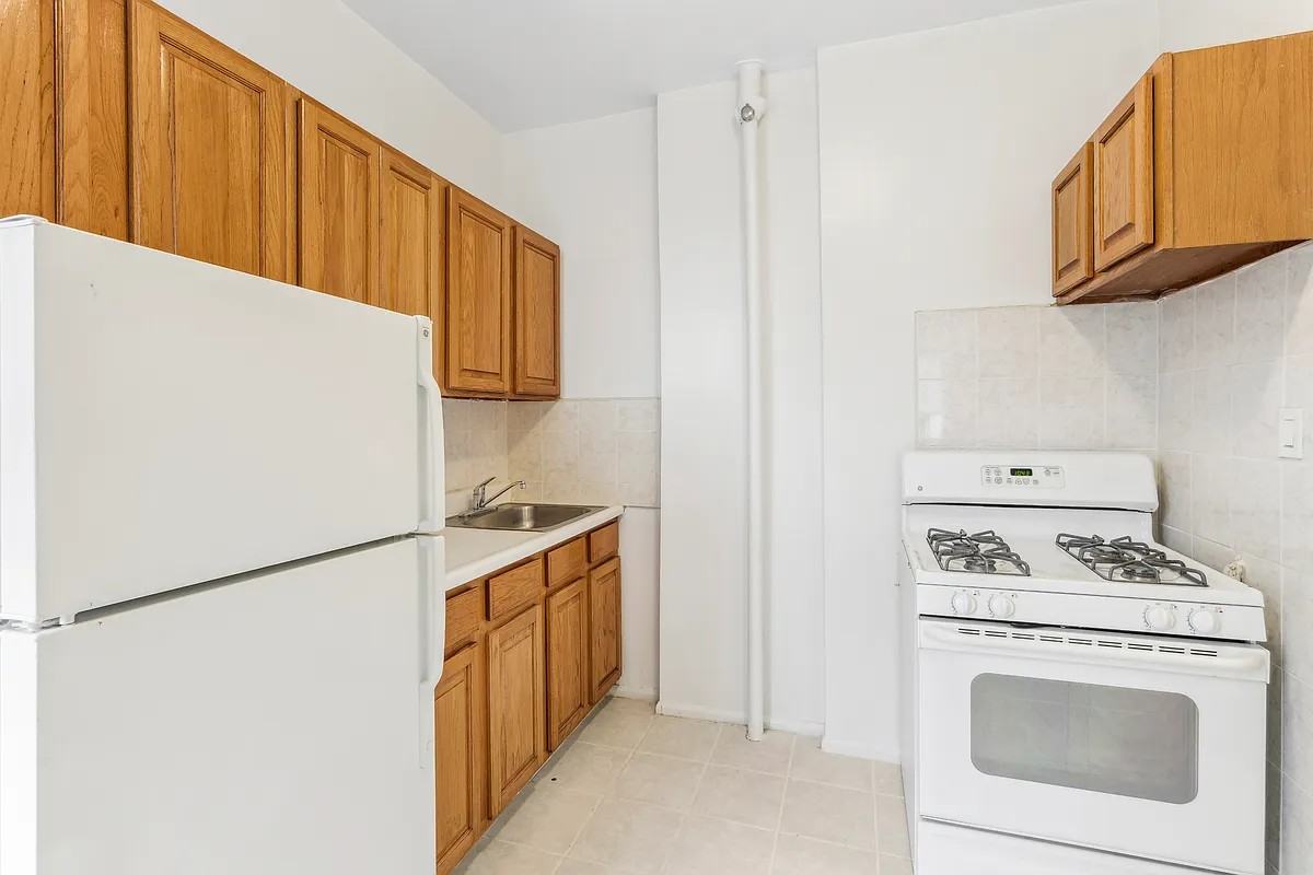 Broadway & W 151st St #6G - Photo 6 of 8