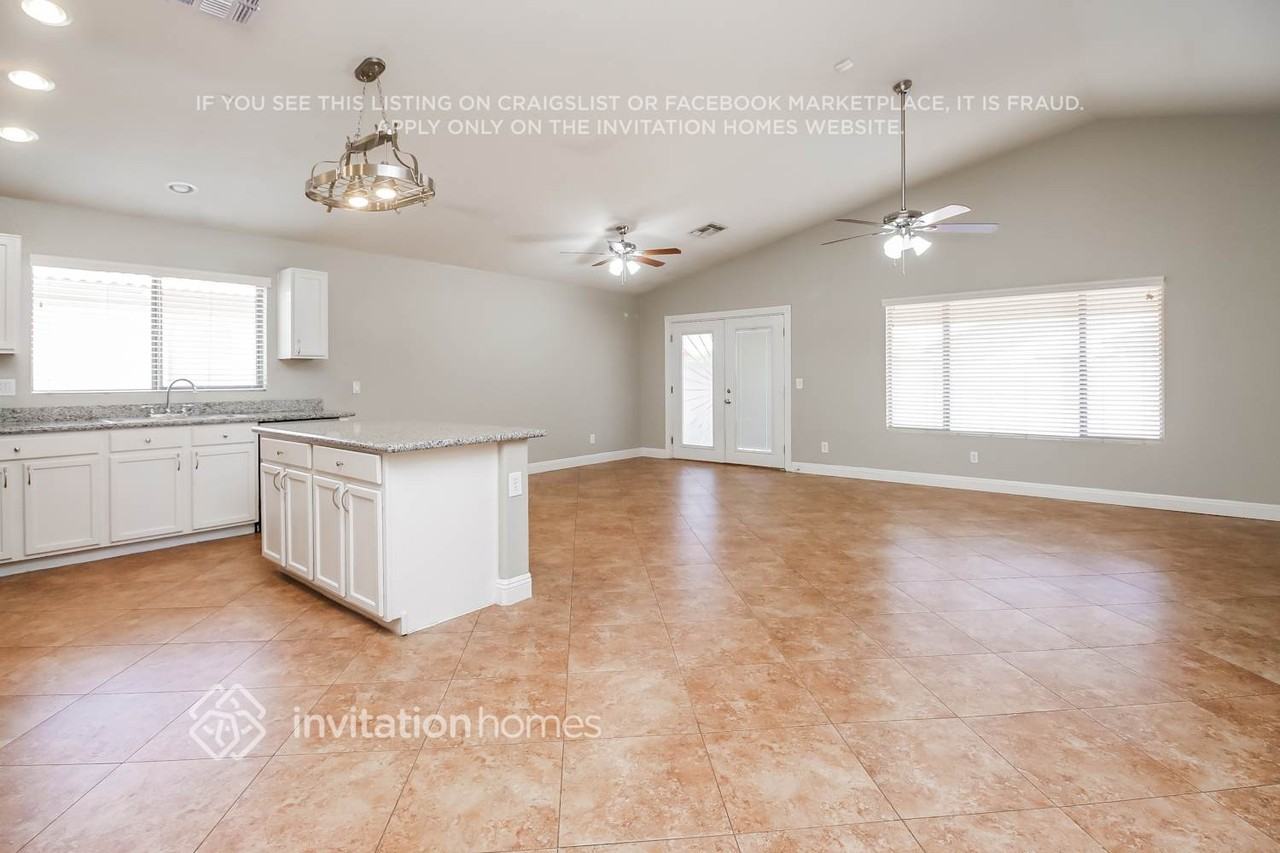 1400 E Vernoa St - Photo 6 of 17