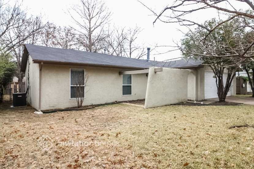 2704 N Bell Ave - Photo 2 of 25