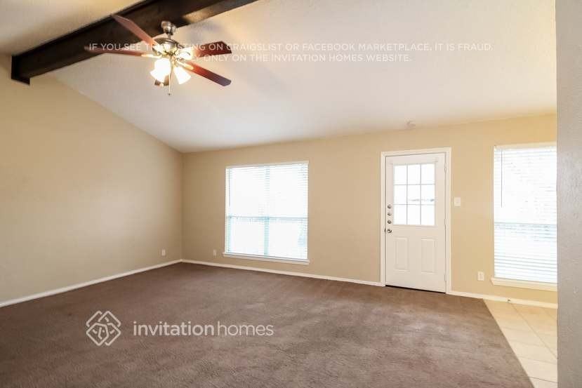 2704 N Bell Ave - Photo 4 of 25