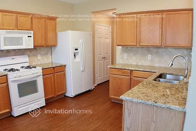 7017 Riverchase Trl - Photo 4 of 12