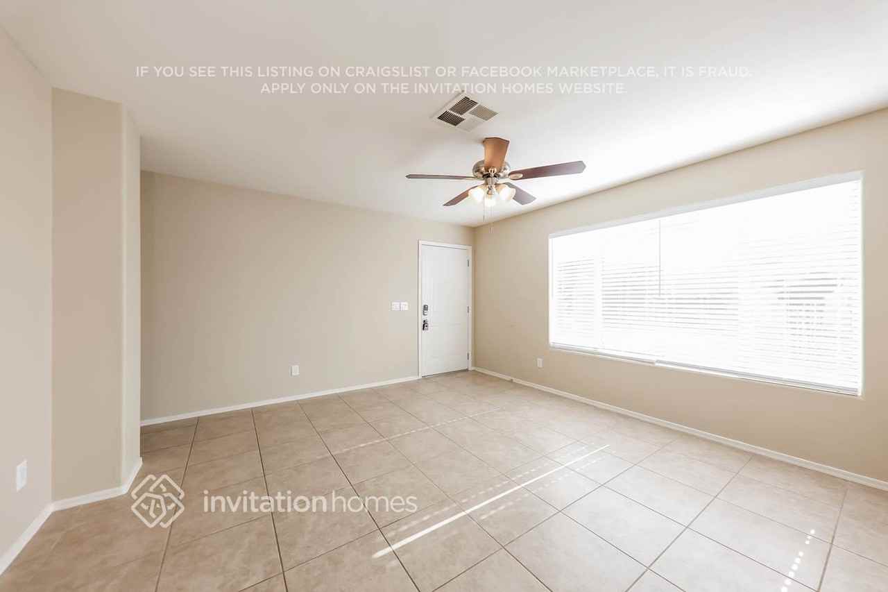 3215 W Salter Dr - Photo 4 of 17