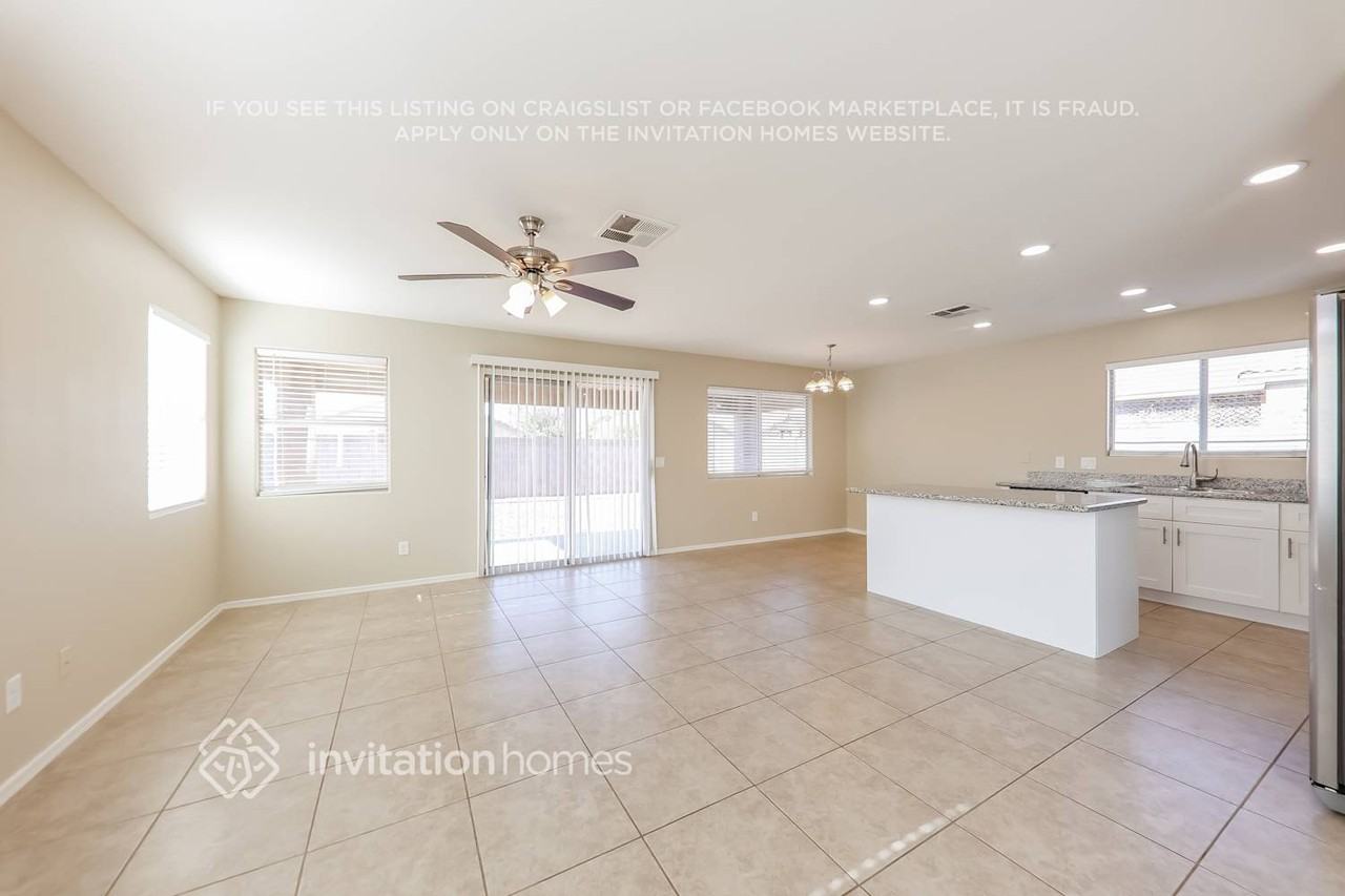 3215 W Salter Dr - Photo 5 of 17