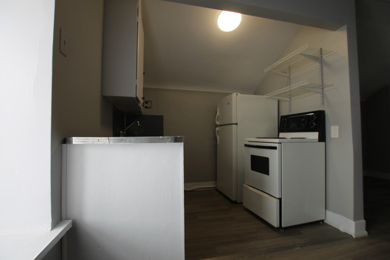 D103 Neeve Street - Photo 2 of 7