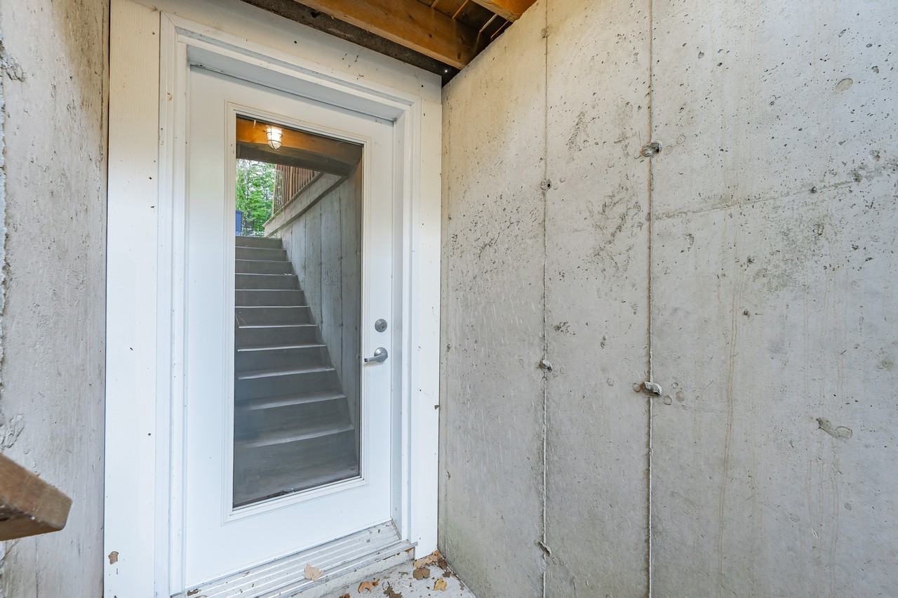 53 College Avenue West - Photo 3 of 14