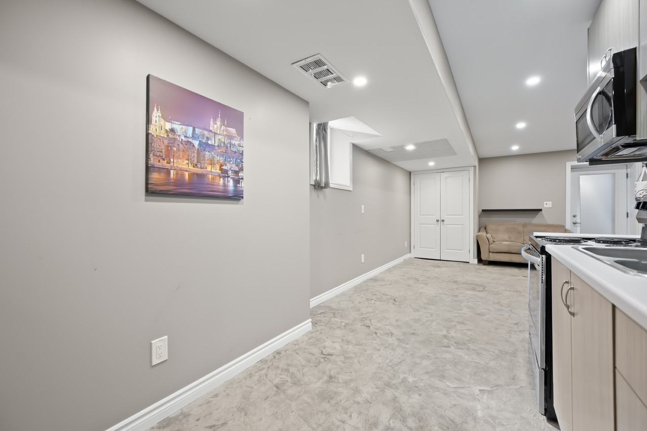 53 College Avenue West - Photo 4 of 14