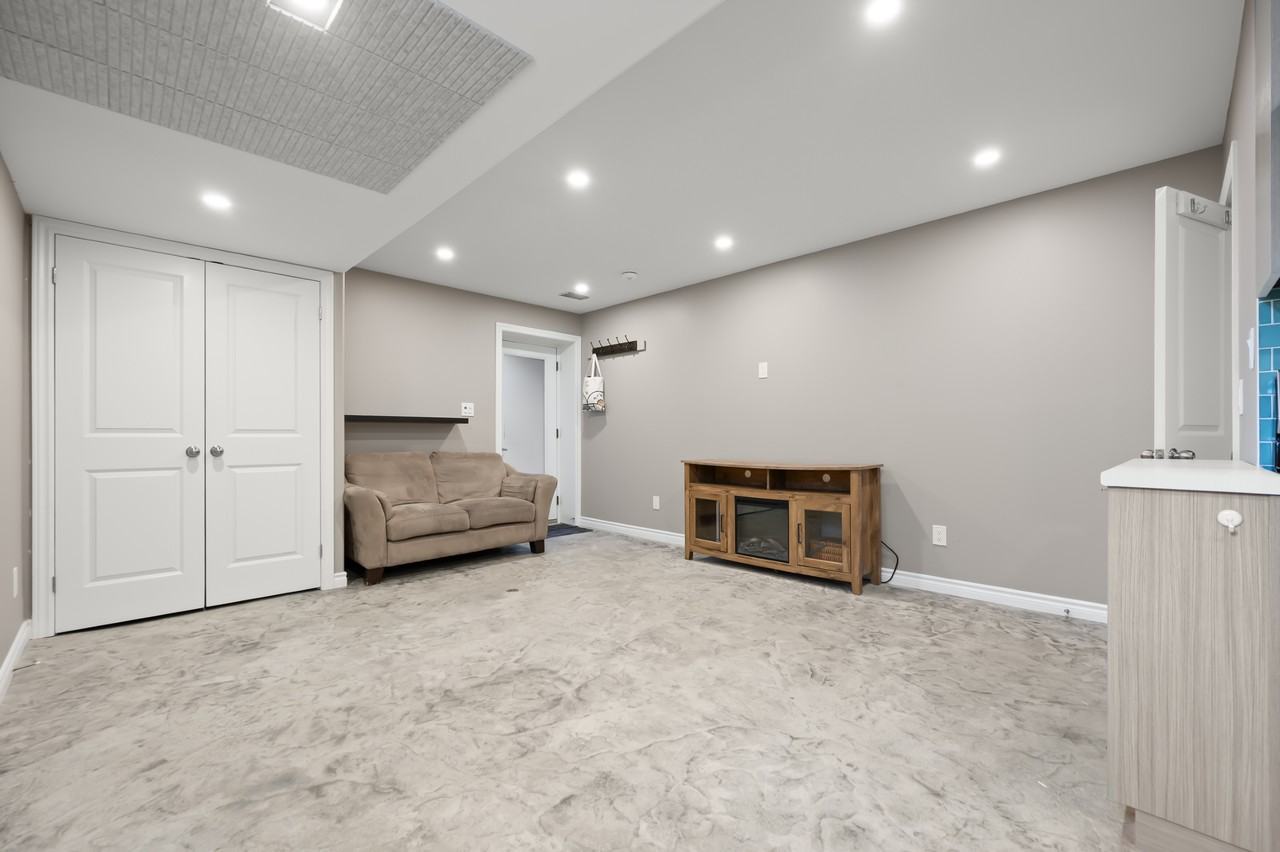 53 College Avenue West - Photo 6 of 14