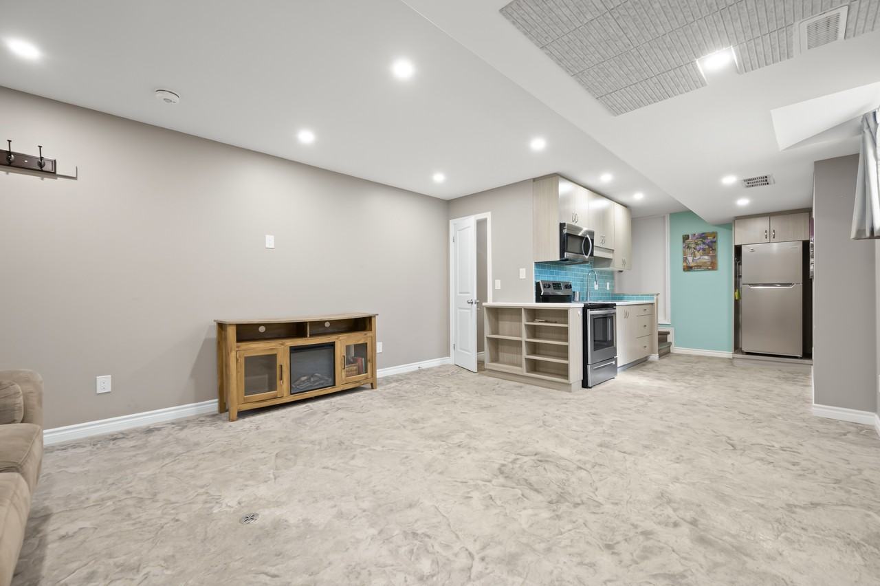53 College Avenue West - Photo 7 of 14