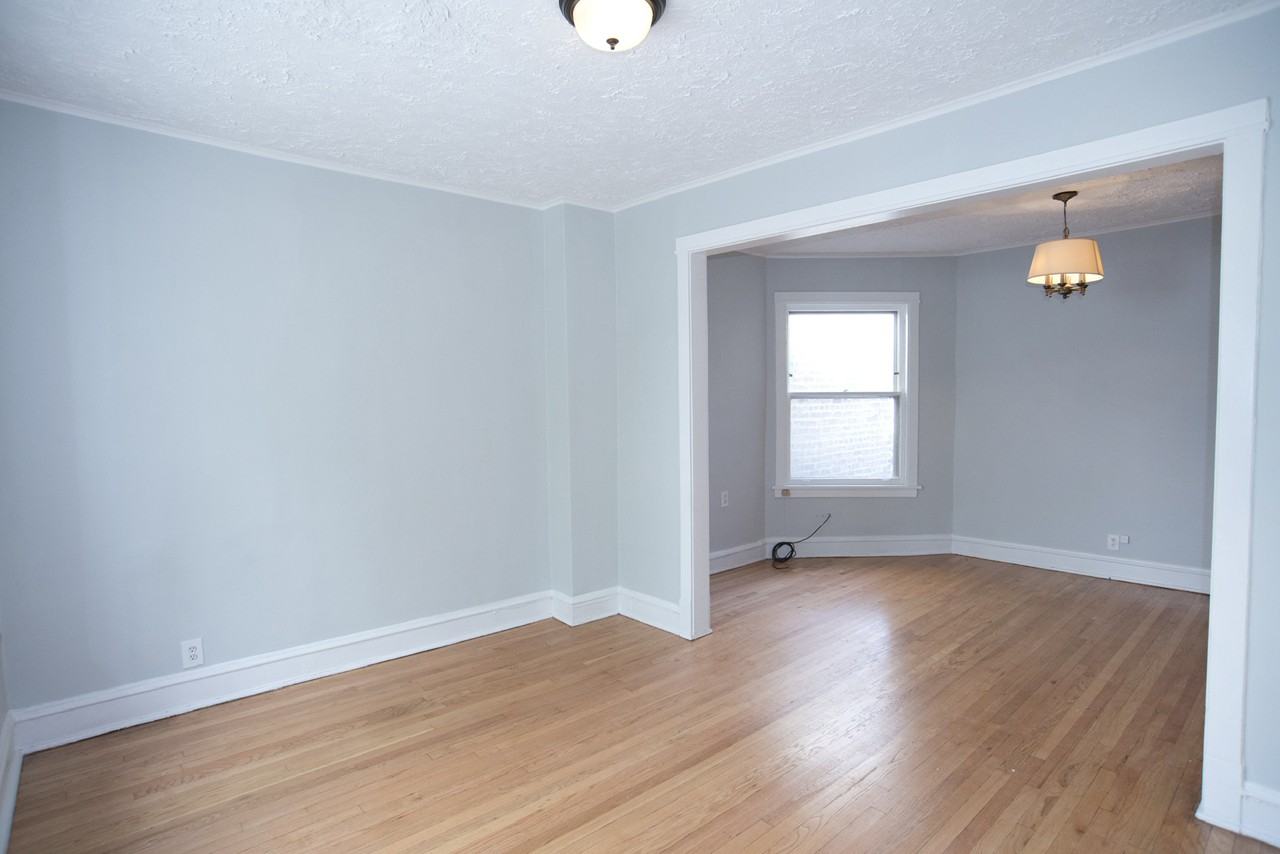 3921 N Lincoln Ave - Photo 4 of 11