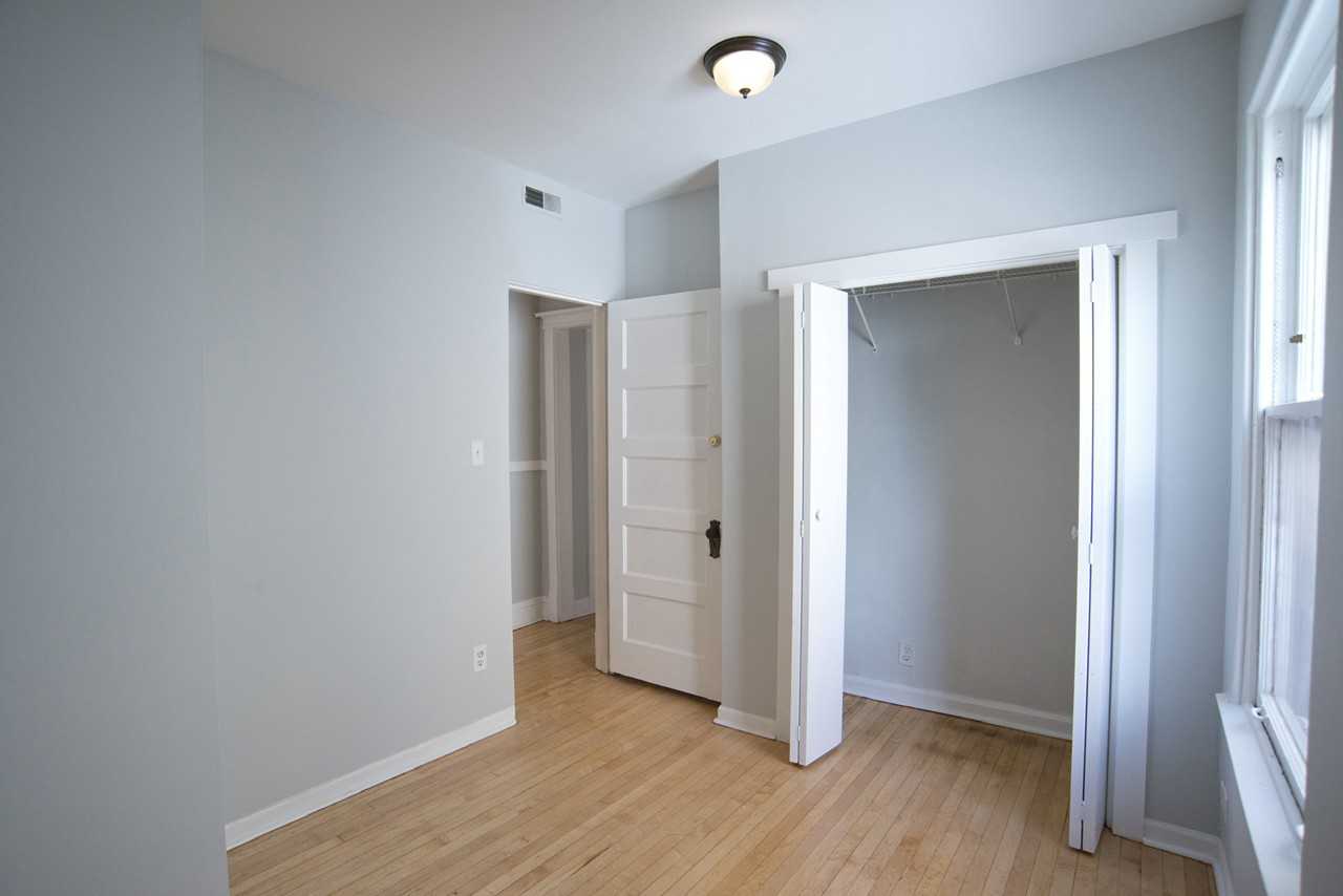 3921 N Lincoln Ave - Photo 7 of 11