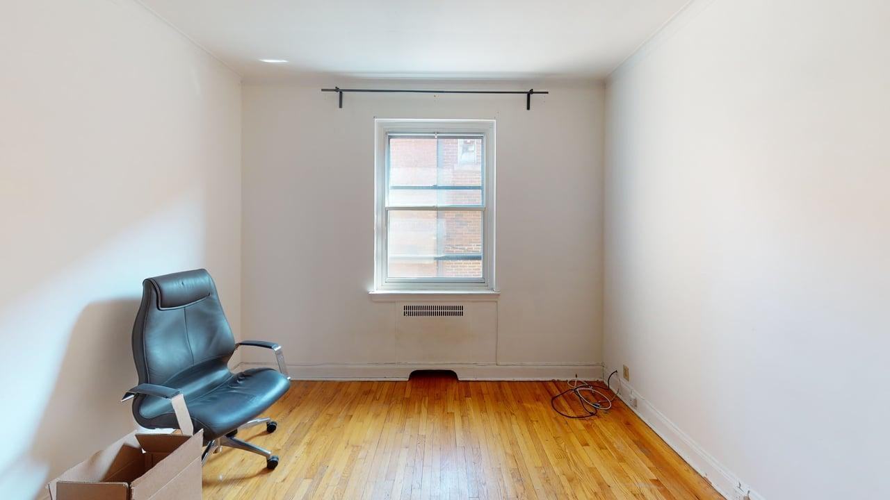 5050 Av Roslyn — photo 3