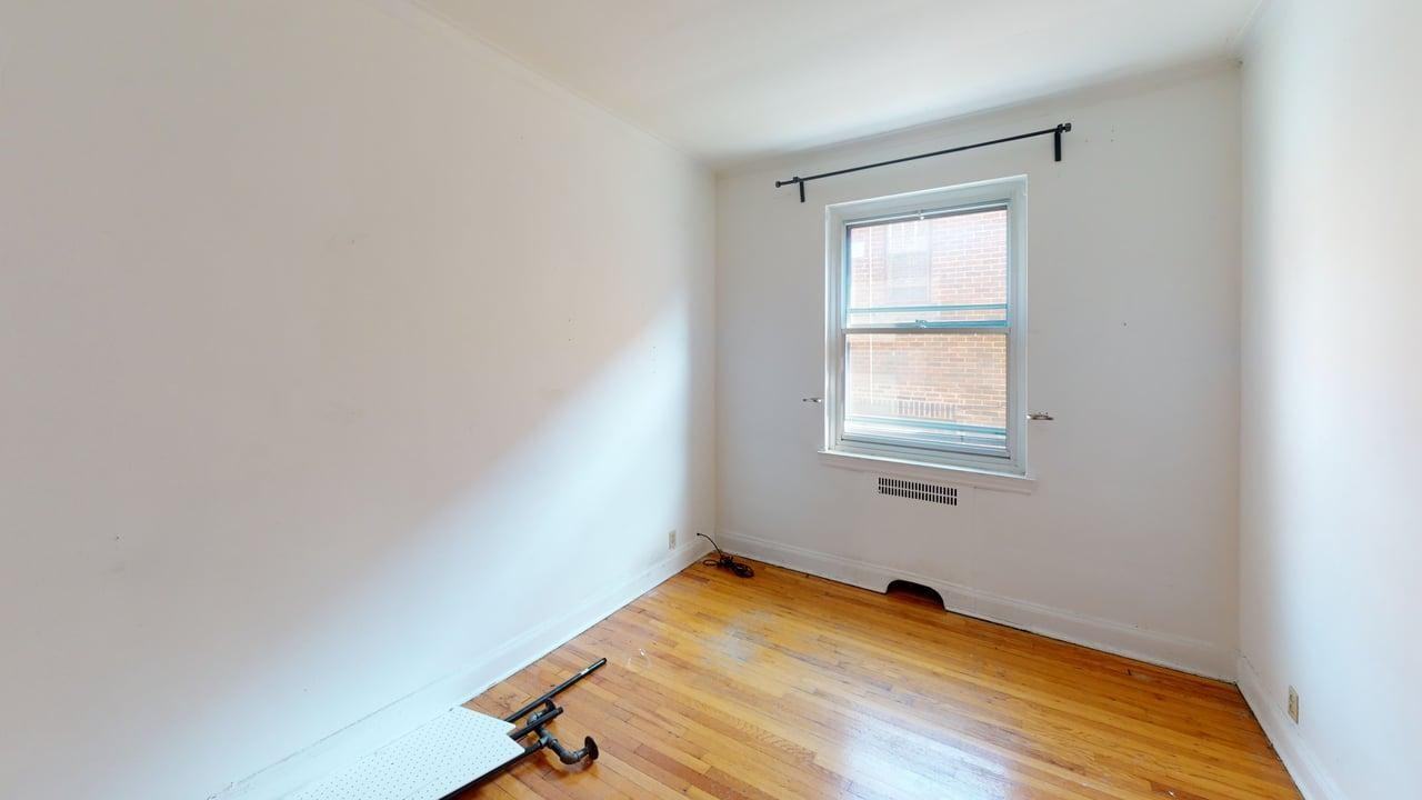 5050 Av Roslyn — photo 2