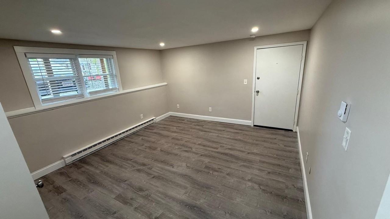 Perry St. LLC - Photo 7 of 30