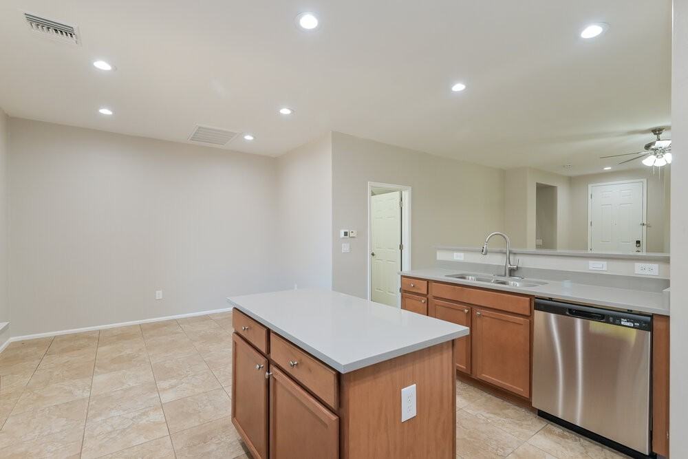 6851 W Leeward Cove Way - Photo 7 of 17