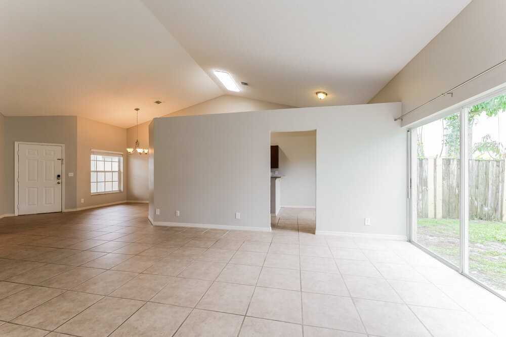 180 Heatherwood Dr - Photo 5 of 18
