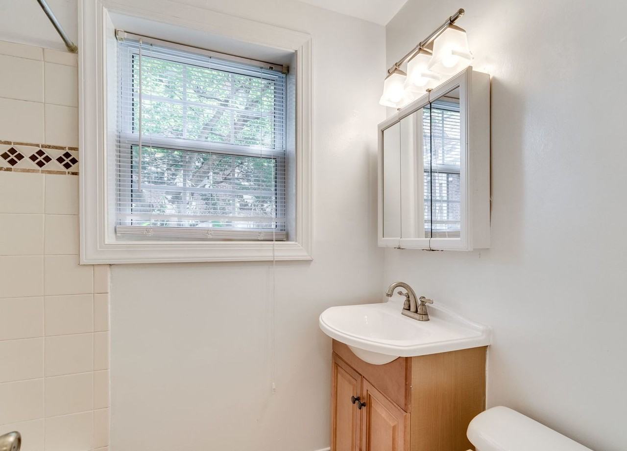 Mason Arms Apartments - Photo 4 of 5