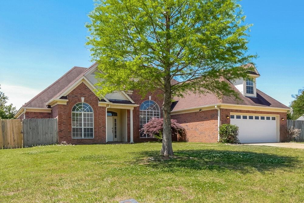 13073 Braybourne Pkwy - Photo 4 of 18