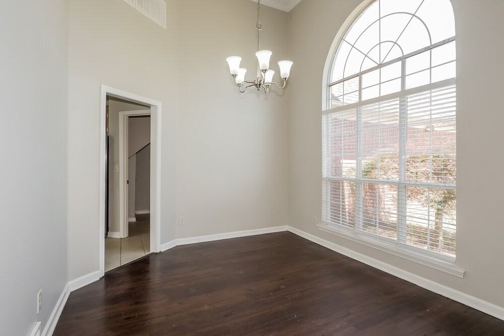 13073 Braybourne Pkwy - Photo 6 of 18