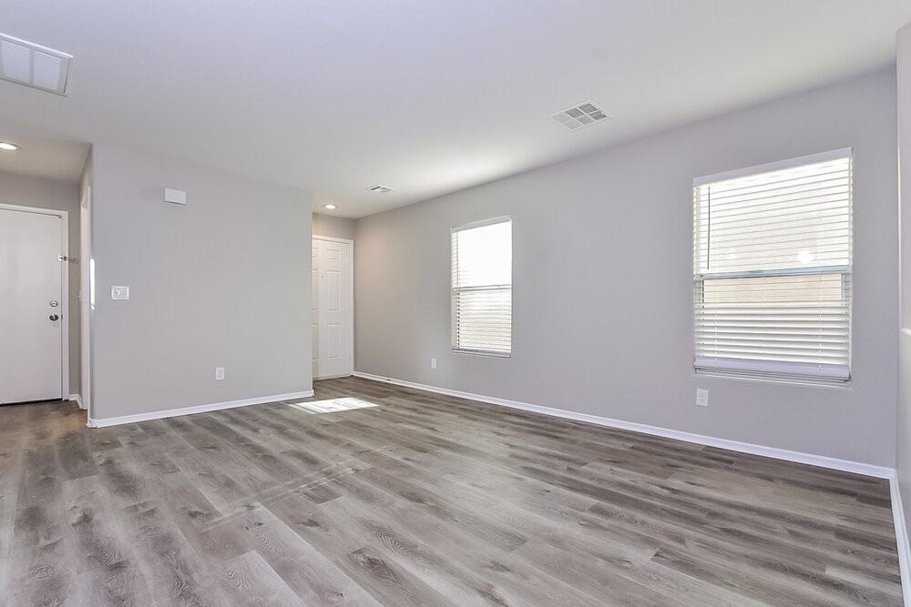 7620 Emerald Ridge Ct - Photo 5 of 20