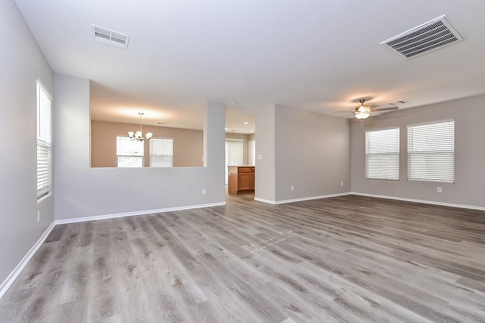 7620 Emerald Ridge Ct - Photo 6 of 20