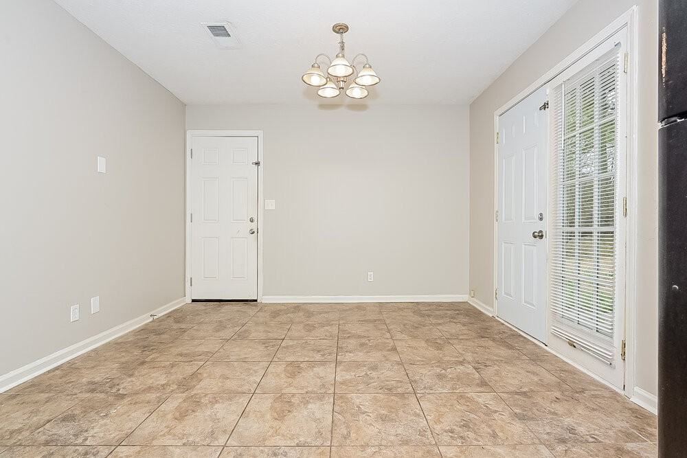 164 Meadowlark Ln - Photo 5 of 16