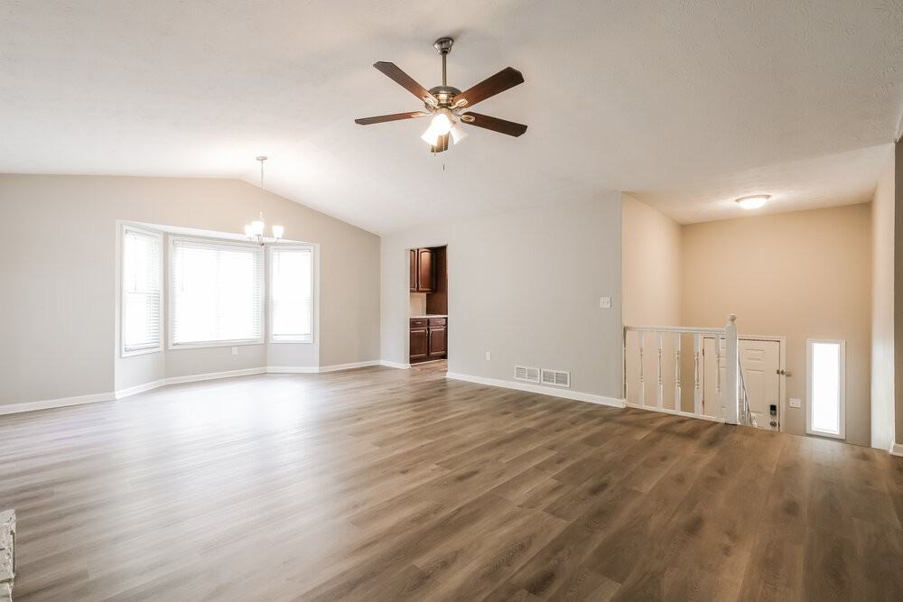 1658 Eric Cir - Photo 5 of 17