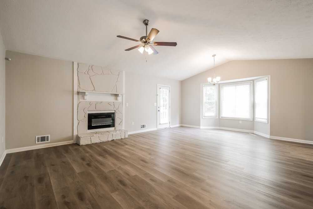 1658 Eric Cir - Photo 6 of 17