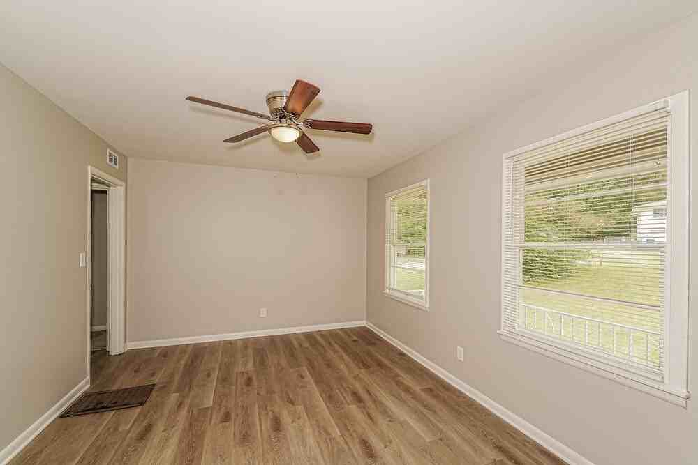 1700 4th Pl Nw - Photo 5 of 16