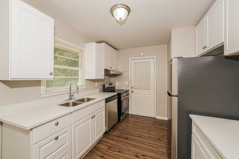 1700 4th Pl Nw - Photo 7 of 16