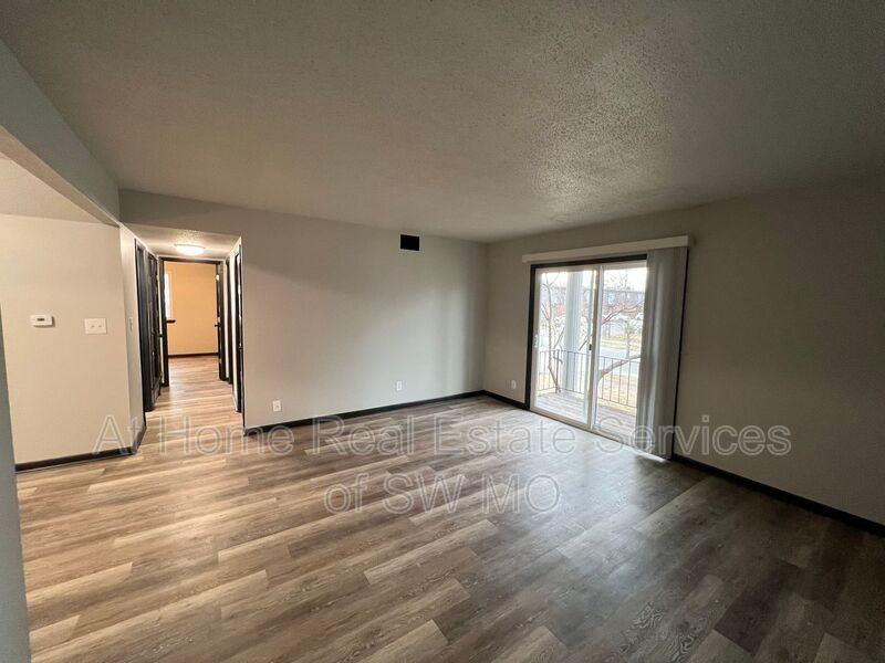 1242 E Cherry St #304 - Photo 2 of 16