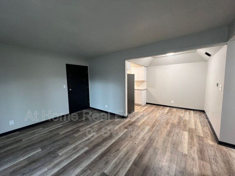 1242 E Cherry St #304 - Photo 3 of 16