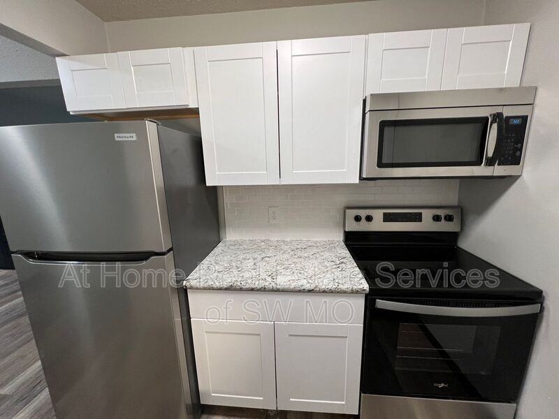 1242 E Cherry St #304 - Photo 5 of 16