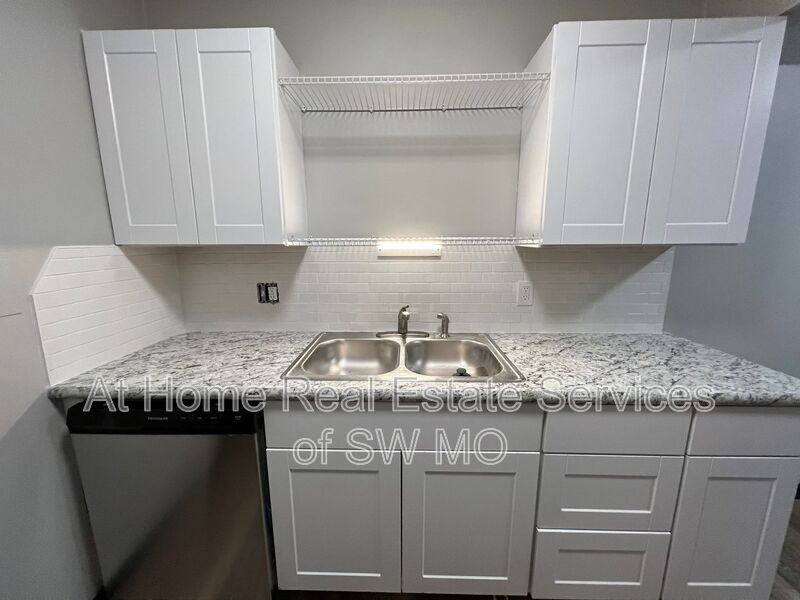 1242 E Cherry St #304 - Photo 6 of 16