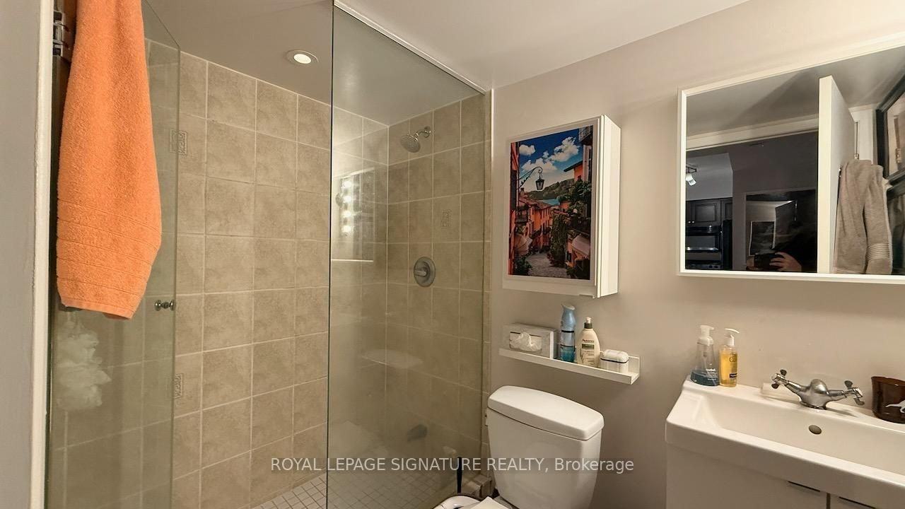 1040 The Queensway #503 - Photo 5 of 9
