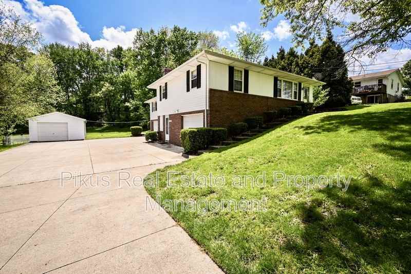 3300 Lake Center St Nw - Photo 2 of 20