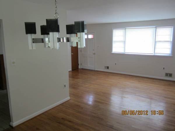 2007 Overton Dr - Photo 3 of 5