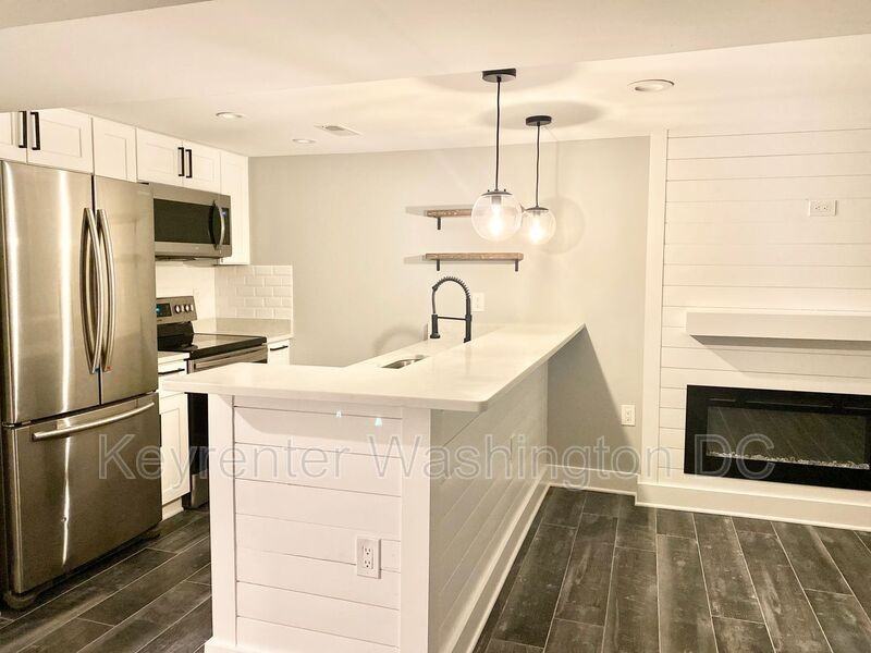 1618 Gales St Ne #B - Photo 4 of 25