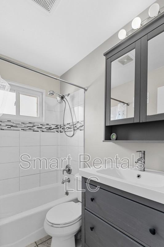 855 Teson Rd - Photo 3 of 21