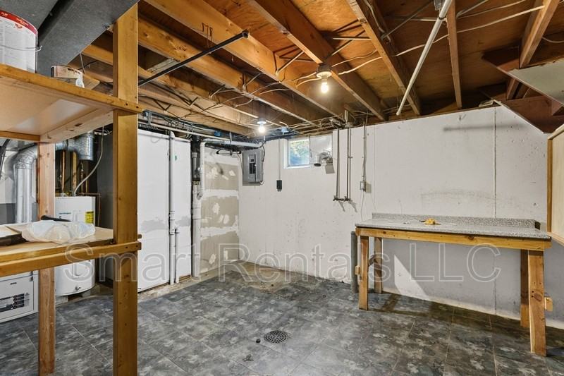 855 Teson Rd - Photo 7 of 21
