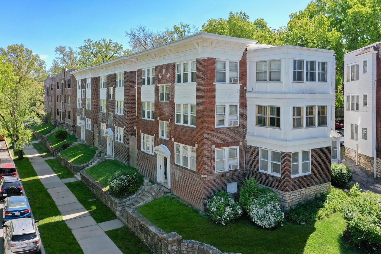Valentine Place Apartments - Photo 2 of 2